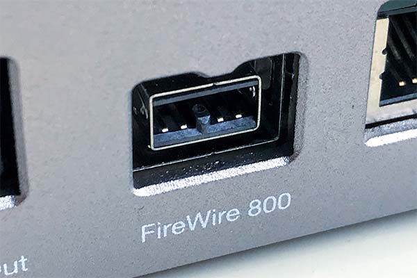 FireWire 800-poort